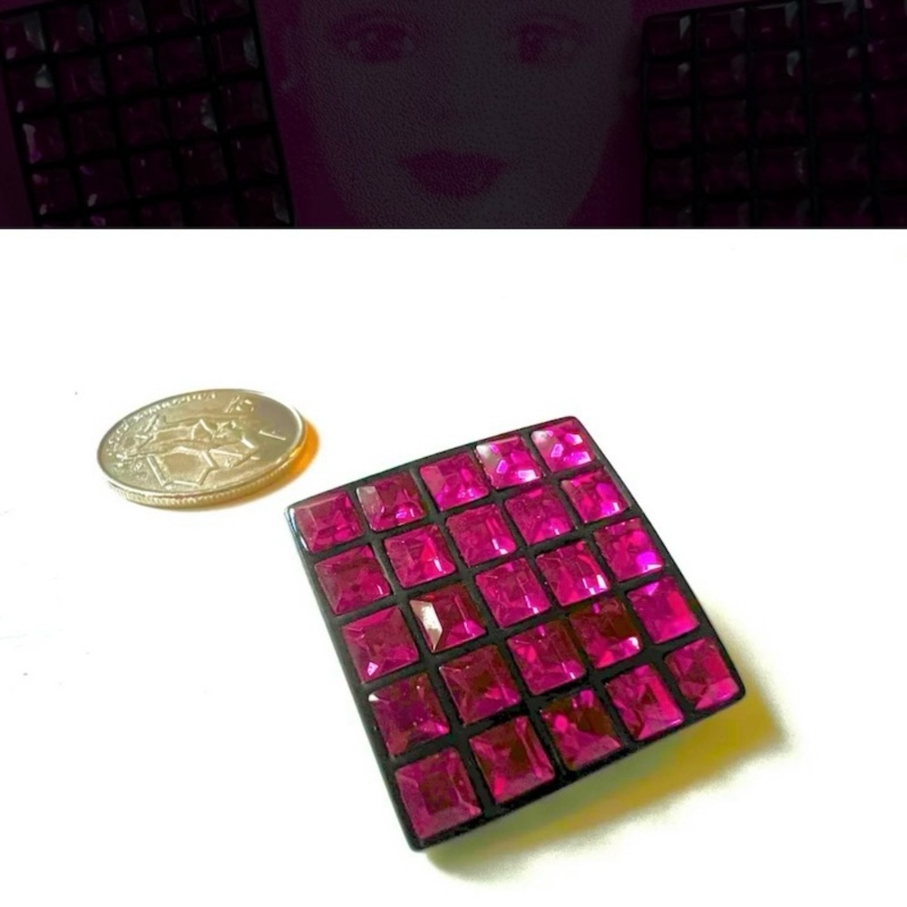 Vintage 1970s Barbie Pink or Electric Pink/ Square Clip-On Earrings - Picture 4 of 11